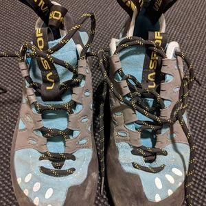 La Sportiva Tarantulace climbing shoes